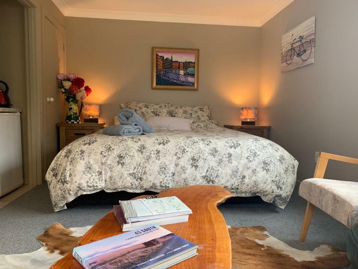 Trout 'N' Trail B&B Ranfurly Экстерьер фото