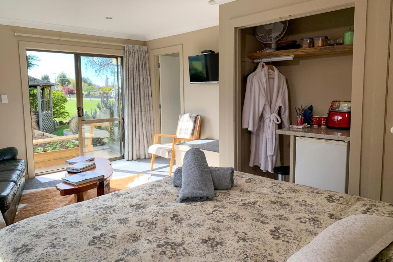 Trout 'N' Trail B&B Ranfurly Экстерьер фото